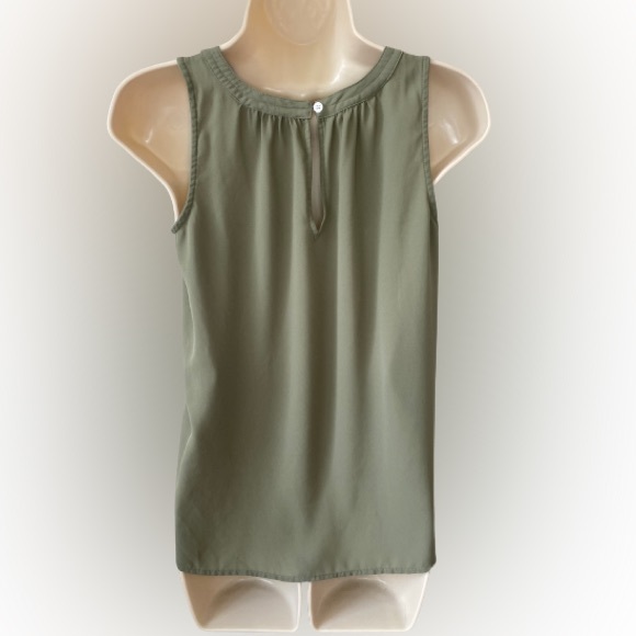 Loft Outlet | Olive Sleeveless Blouse | Size XS - Picture 3 of 6
